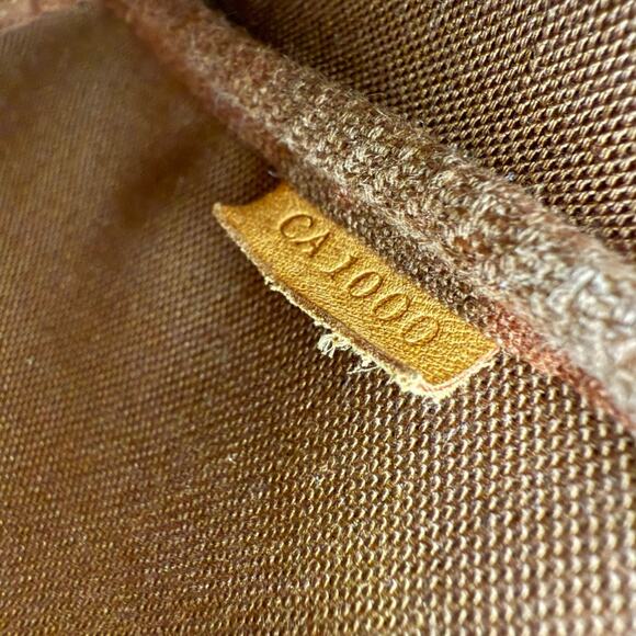 Louis Vuitton Monogram Pochette Accessories - Picture 13 of 13